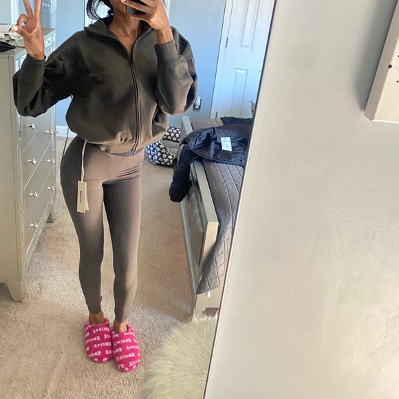 Fear of God Essentials Green leggings - Picture 7 of 7